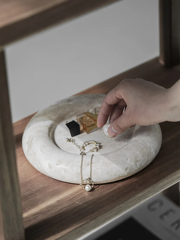 Modny beżowy podstawnik z traw – Home Bathroom Trends recenzja i cena